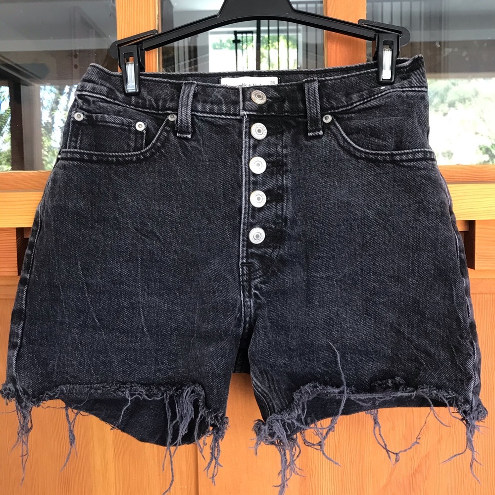 Abercrombie high rise short size 25